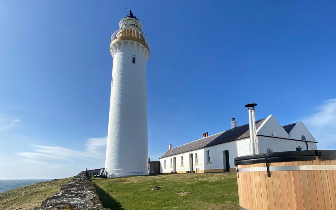 Cantick Head Lighthouse Cottage, The Highlands, Sleeps 4