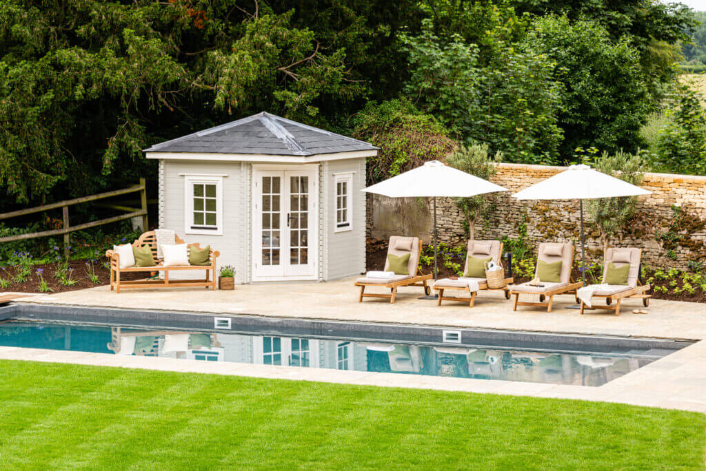 Heated Outdoor Swimming Pool Self Catering Accommodation in The Cotswolds