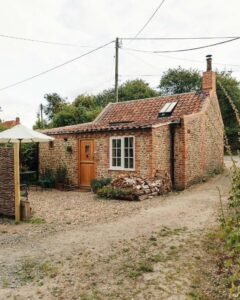 Spinks Nest, Norfolk, Sleeps 2 spinks nest 13