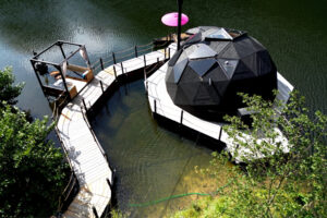 Lilypod floating retreats in Devon