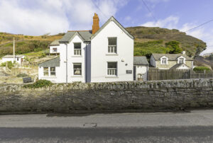 Cumbrae Holiday House in North Cornwall